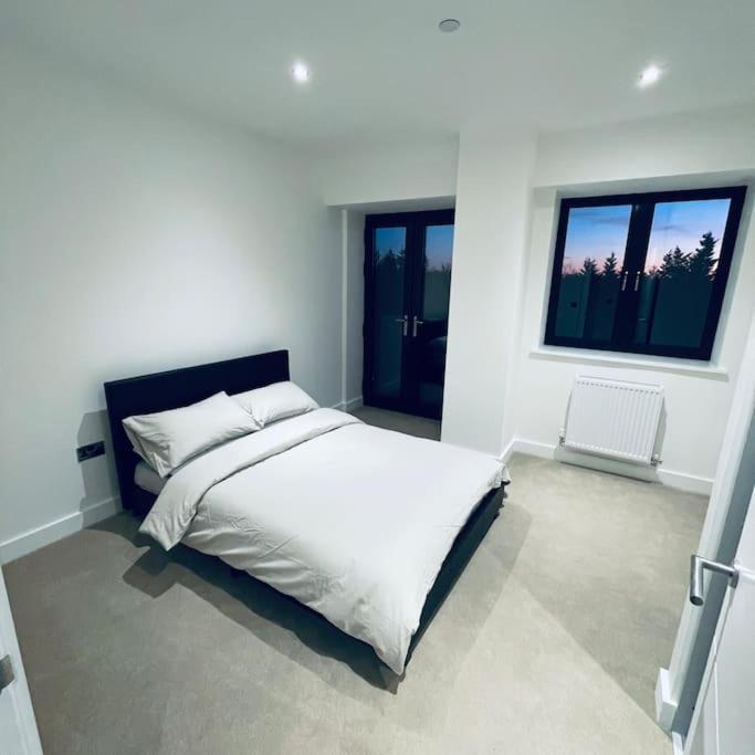 New One Bedroom Luxury Apartment In ソリフル エクステリア 写真