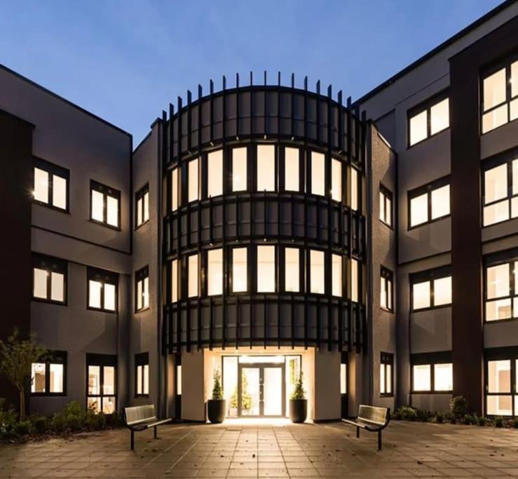 New One Bedroom Luxury Apartment In ソリフル エクステリア 写真