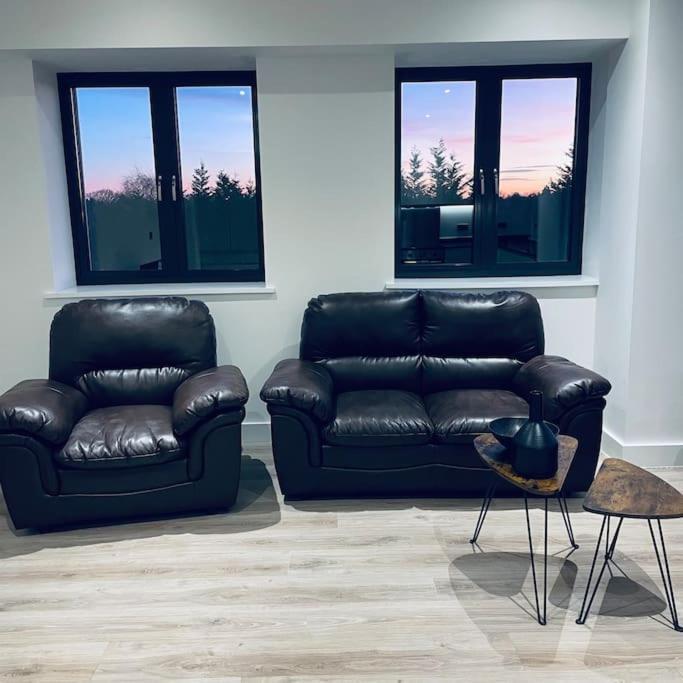 New One Bedroom Luxury Apartment In ソリフル エクステリア 写真