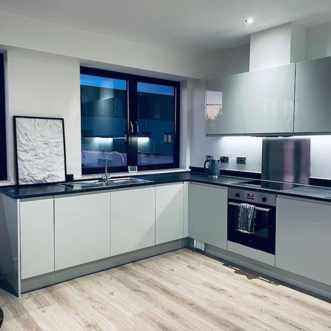 New One Bedroom Luxury Apartment In ソリフル エクステリア 写真