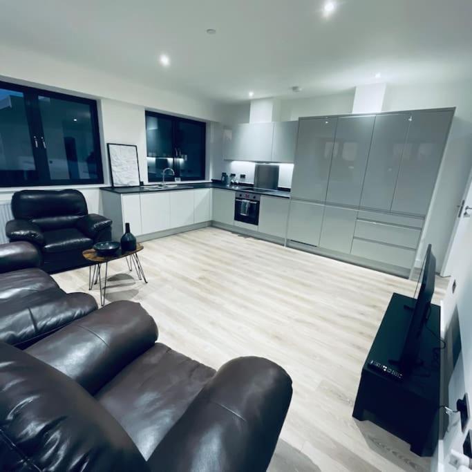 New One Bedroom Luxury Apartment In ソリフル エクステリア 写真