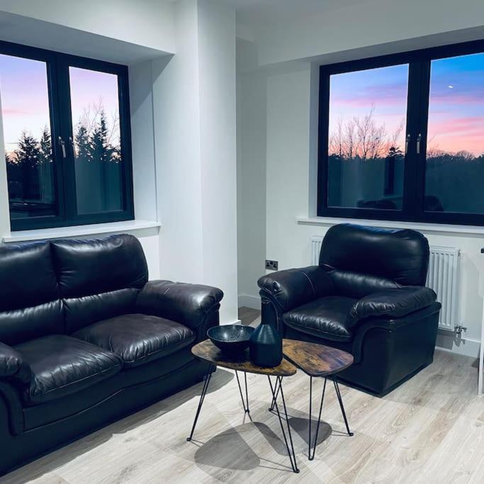 New One Bedroom Luxury Apartment In ソリフル エクステリア 写真